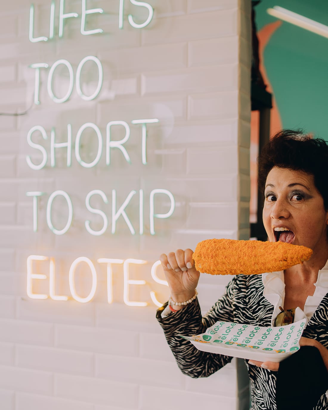 Sucursal Mr. Elote con su diseño de marca